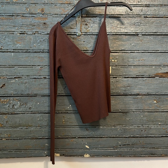 Asymmetrical Knit Top - Picture 3 of 4